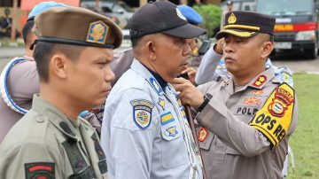 Kapolres Pinrang AKBP. Andiko Wicaksono Pimpin Gelar Pasukan Operasi Ketupat