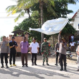 Kapolres Sabu Raijua Lepas Prosesi Drama Kolosal Yesus Sang Mesias 