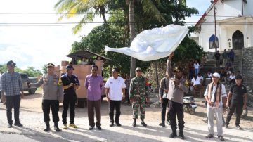 Kapolres Sabu Raijua Lepas Prosesi Drama Kolosal Yesus Sang Mesias 