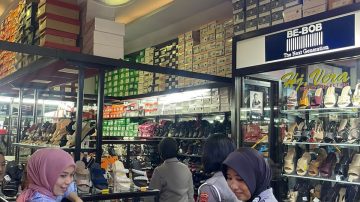 Jelang Idul Fitri Polwan Polres Pinrang Lakukan Pengamanan Di Pusat Perbelanjaan