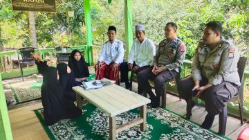 Jelang idul Fitri polres pinrang berikan 476 Zakat fitrah ke panti asuhan