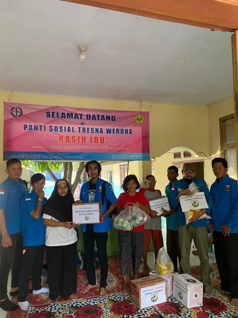 DPK KNPI Kecamatan Indramayu, Berbagi Kebahagiaan di Panti Sosial Tresna Werda, Kecamatan Balongan