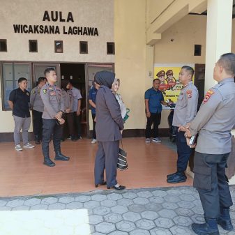 Kapolres Pinrang Cek Kebersihan Mako dan Ruangan Pelayanan