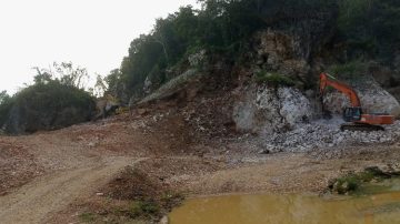 Enggan Berikan Komentar, Diduga Tambang Milik HC di Maros Tak Kantongi Izin