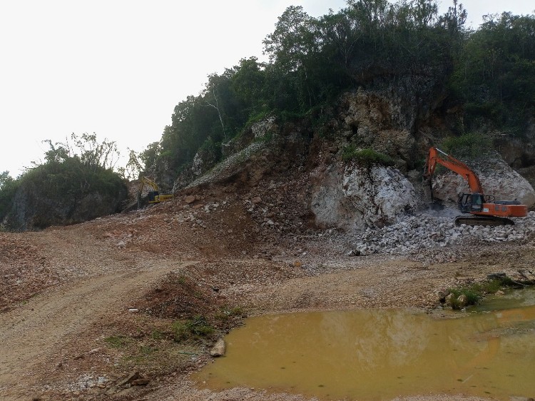 Enggan Berikan Komentar, Diduga Tambang Milik HC di Maros Tak Kantongi Izin