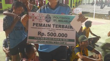 Lagi-Lagi SMA Regina Pacis Bajawa, Pelajar Maria Gardiana Raih Pemain Terbaik Volley Putri Jacob Nuwa Wea Cup II