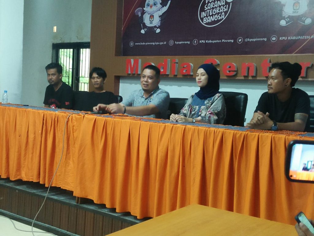 KPU Pinrang Hadirkan Artis youtuber Ambo Nai Peluncuran Pilkada Pinrang