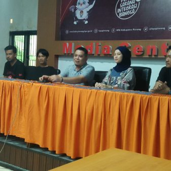 KPU Pinrang Hadirkan Artis youtuber Ambo Nai Peluncuran Pilkada Pinrang