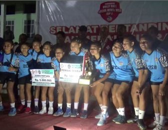 Menang Telak, SMA Regina Pacis Bajawa Sabet Juara 1 Volley Putri Jacob Nuwa Wea Cup II