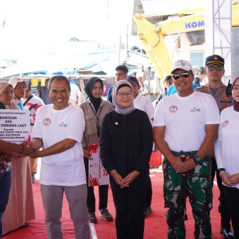Aksi Bersih Pantai dan Laut, Bupati Nina Agustina Siapkan Kapal Keruk Senilai 15 Miliar
