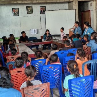 Mahasiswa Fisip UNWIRA Kupang Gelar Kegiatan Calistung di Kabupaten Lembata, NTT
