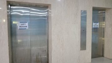 Lift Rumah Sakit Palaloi Maros Rusak Sudah Seminggu, Pasien & Pengunjung Banyak yang Mengeluh