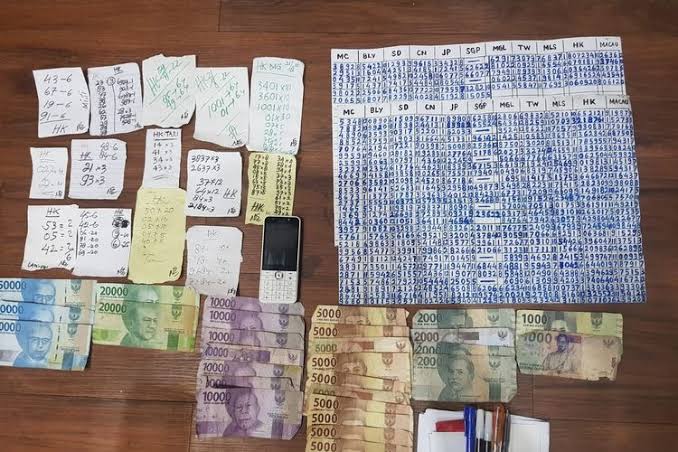 Tim Buser Polres Ngada NTT Ringkus Pengepul Judi Kupon Putih