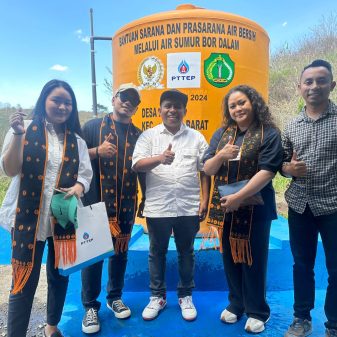 PTTEP Indonesia Dan Julie Laiskodat Penuhi Aspirasi : Warga Desa Ngara Riung Barat Nikmati Air Bersih