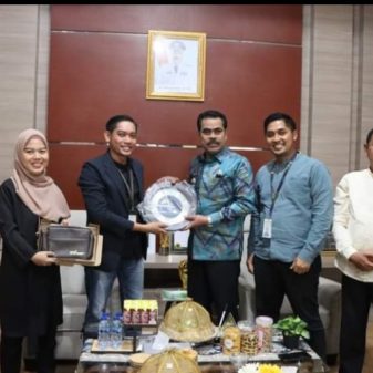 Pj Bupati Pinrang Terima Audiens Pengurus Masjid Raya Pinrang, Bank BSI Dan Duta Pendidikan