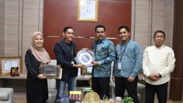 Pj Bupati Pinrang Terima Audiens Pengurus Masjid Raya Pinrang, Bank BSI Dan Duta Pendidikan