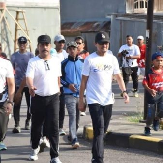 Pj Bupati Pinrang Lepas Jalan Sehat Dalam Rangka HUT Provinsi Sulawesi Selatan Ke-355