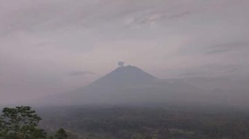 Jumat 22 November BMKG Indonesia Laporkan Semeru Erupsi