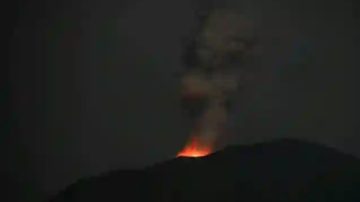 9 November 2024 : Gunung Ibu Di Maluku Utara Status Level III Siaga Dan Meletus