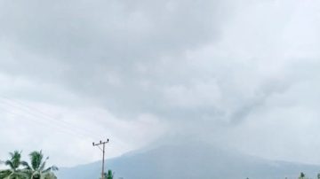 29 November BMKG Umumkan Lewotobi Level IV Awas