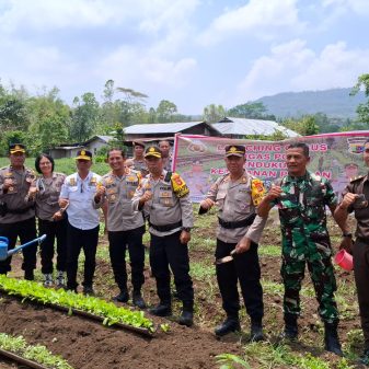 Dukung Ketahanan Pangan, Polres Ngada NTT Aktifkan Lahan Tidur Di Golewa