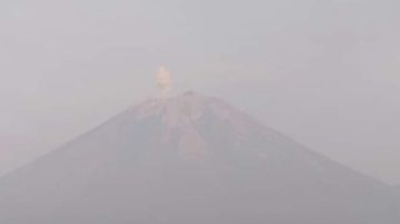 Gunung Semeru Meletus,Warga Dihimbau Waspada Potensi Guguran Lava Dan Awan Panas
