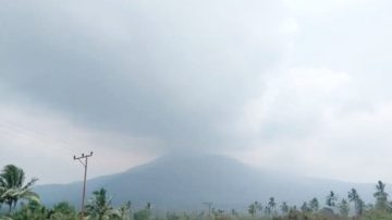 Selasa 26 November, BMKG : Gunung Lewotobi Level IV Awas