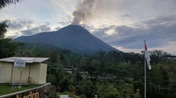 Senin 18 November : Gunung Merapi Level III Siaga
