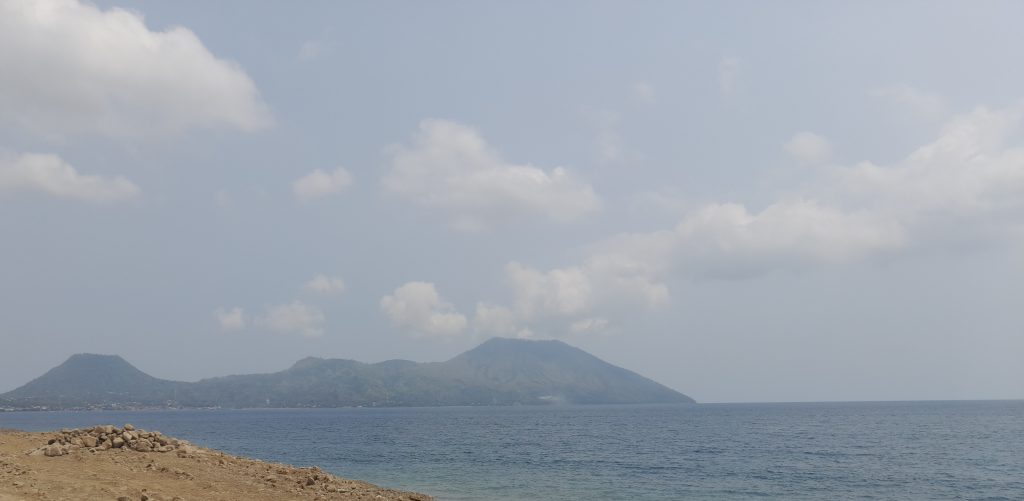 Gunung Iya Ende Level III Siaga, Warga Dilarang Aktivitas Darat Laut Radius 3 Km
