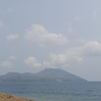 Gunung Iya Ende Level III Siaga, Warga Dilarang Aktivitas Darat Laut Radius 3 Km