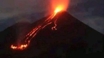 NTT  8 November : Gunung Lewotobi Kembali Erupsi