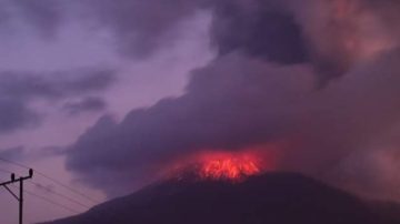Sabtu 9 November 2024 : Gunung Lewotobi Kembali Muntahkan Vulkanik