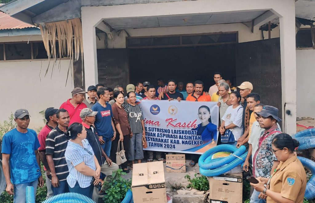Beri Bantuan Alsintan Untuk Kelompok Tani Di Nagekeo, Ini Atensi Bunda Julie Laiskodat