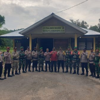 Polsek Riung Ngada Apel Konsolidasi Pengamanan Malam Tahun Baru 2025