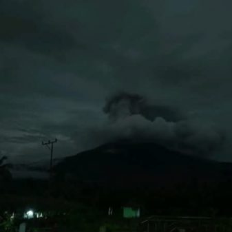 10 Desember Gunung Lewotobi Kembali Erupsi, Warga Dilarang Aktivitas Radius 6Km
