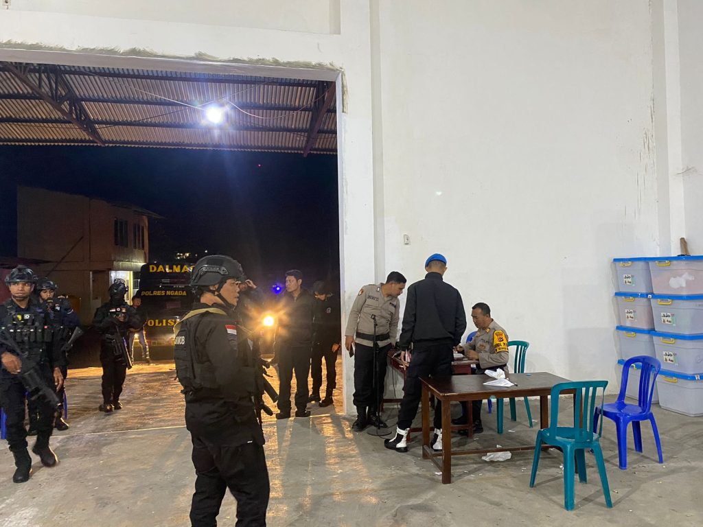 Cooling System Pasca Pemungutan Suara, Polres Ngada Patroli Malam