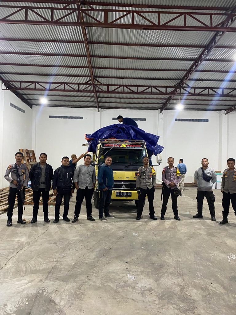 Pilkada Ngada 2024 : TNI Polri Kawal Ketat Kotak Suara Ke Gudang Logistik KPU