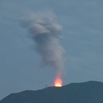 Gunung Ibu di Halmahera Barat Maluku Utara Erupsi