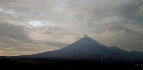 Gunung Semeru Erupsi, 8 Km Sektor Tenggara Dilarang Aktivitas