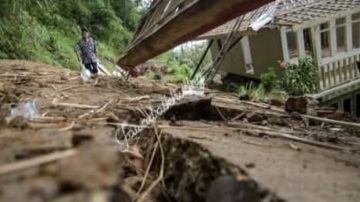 Sempat Terputus Akibat Longsor, Jalur Cianjur Selatan Kembali Normal