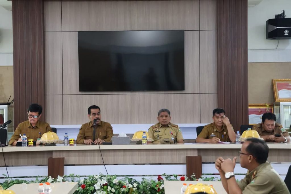 Pj Bupati Pinrang Pimpin Rapat Kordinasi Menghadapi Tahun 2025
