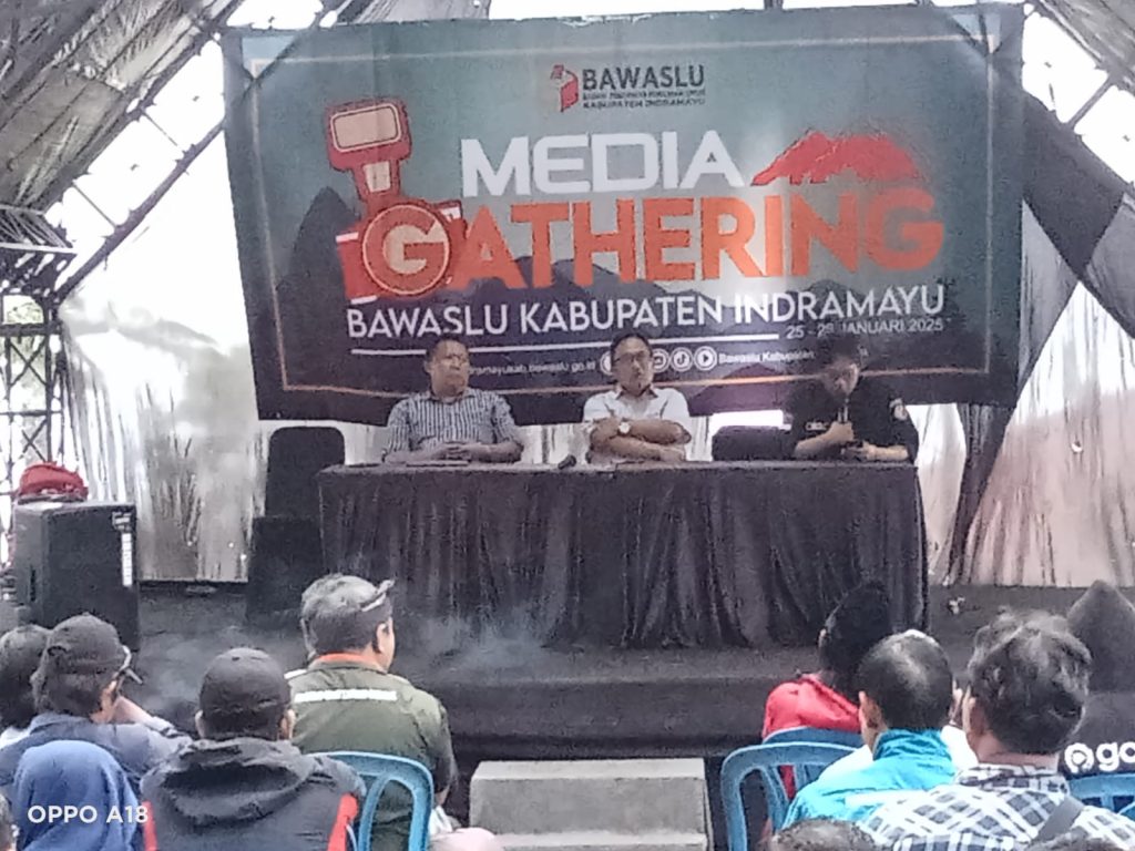 Wujud Sinergi Jurnalis Dan Bawaslu. Bawaslu Kabupaten Indramayu, Gelar Media Gathering.
