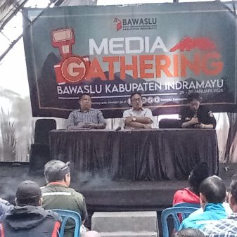 Wujud Sinergi Jurnalis Dan Bawaslu. Bawaslu Kabupaten Indramayu, Gelar Media Gathering.