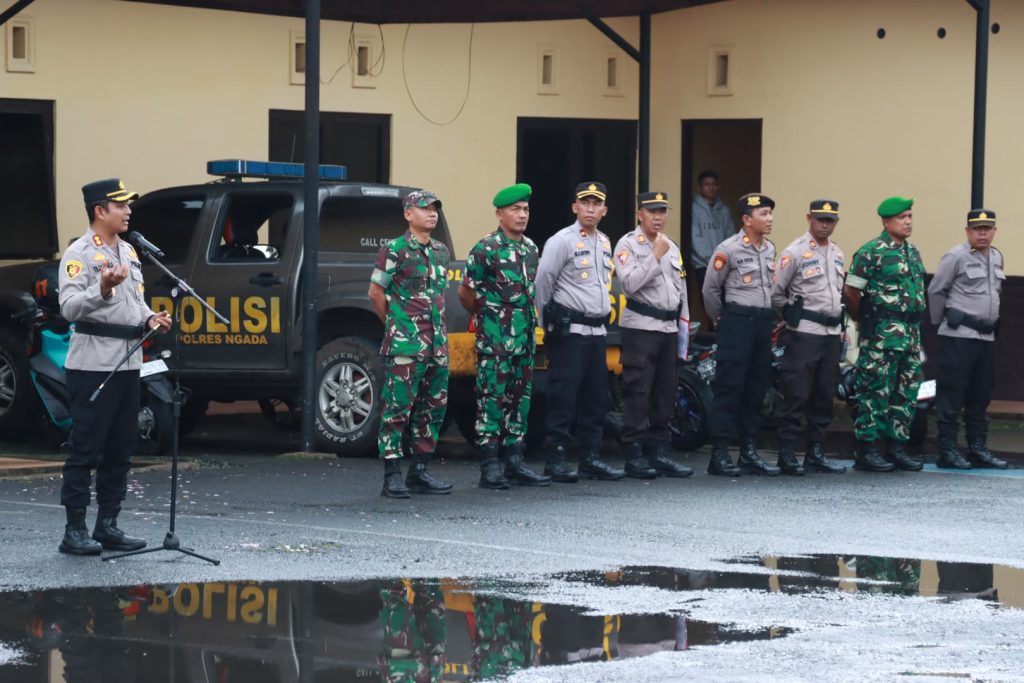 Pimpin Apel Pengamanan Tahun Baru 2025 Kapolres Ngada Ajak Personel Dedikasikan Pelayanan Untuk Masyarakat