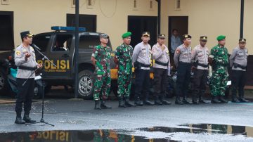 Pimpin Apel Pengamanan Tahun Baru 2025 Kapolres Ngada Ajak Personel Dedikasikan Pelayanan Untuk Masyarakat