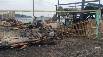 Tragis Truk dan Warung Makan di Pantura Indramayu Habis Terbakar.