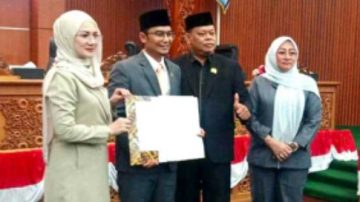 DPRD Depok Resmi Tetapkan Supian Suri -Chandra Rahmansyah Sebagai Wali Kota Dan Wakil Wali Kota Depok 2025 -2030