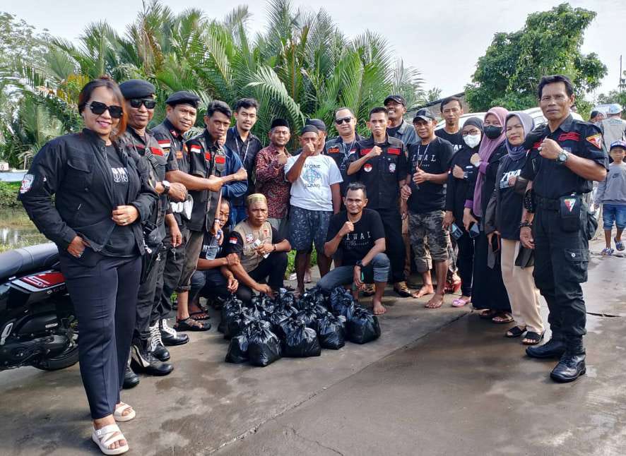 Kiwal Garuda Hitam Gerak Cepat Berikan Bantuan Kepada Korban Banjir di Maros