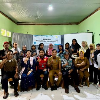 PLN ULP Baubau Kota Sosialisasi Bahaya Listrik dan Produk Layanan di Kelurahan Tomba