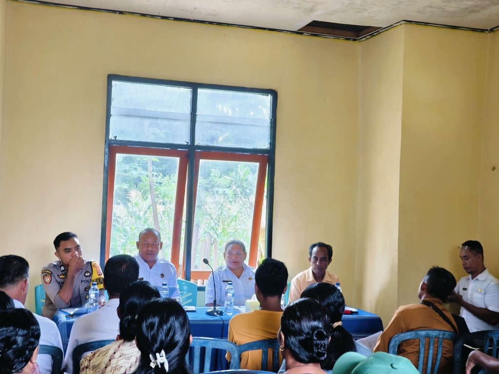 PLT Camat Sabu Timur Minta Kades Lurah dan Masyarakat Dukung Program Makan Bergizi Gratis